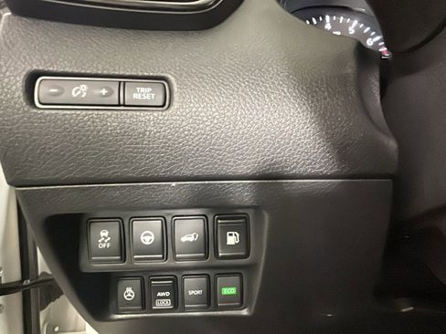 Used 2020 Nissan Rogue SV AWD/4WD image 19