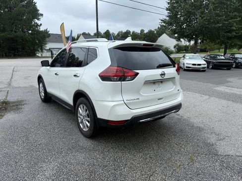Used 2018 Nissan Rogue SV w/ Premium Package FWD image 7