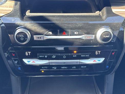Used 2021 Ford Explorer Limited AWD/4WD image 19