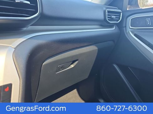 Used 2022 Ford Explorer XLT w/ Equipment Group 202A image 41