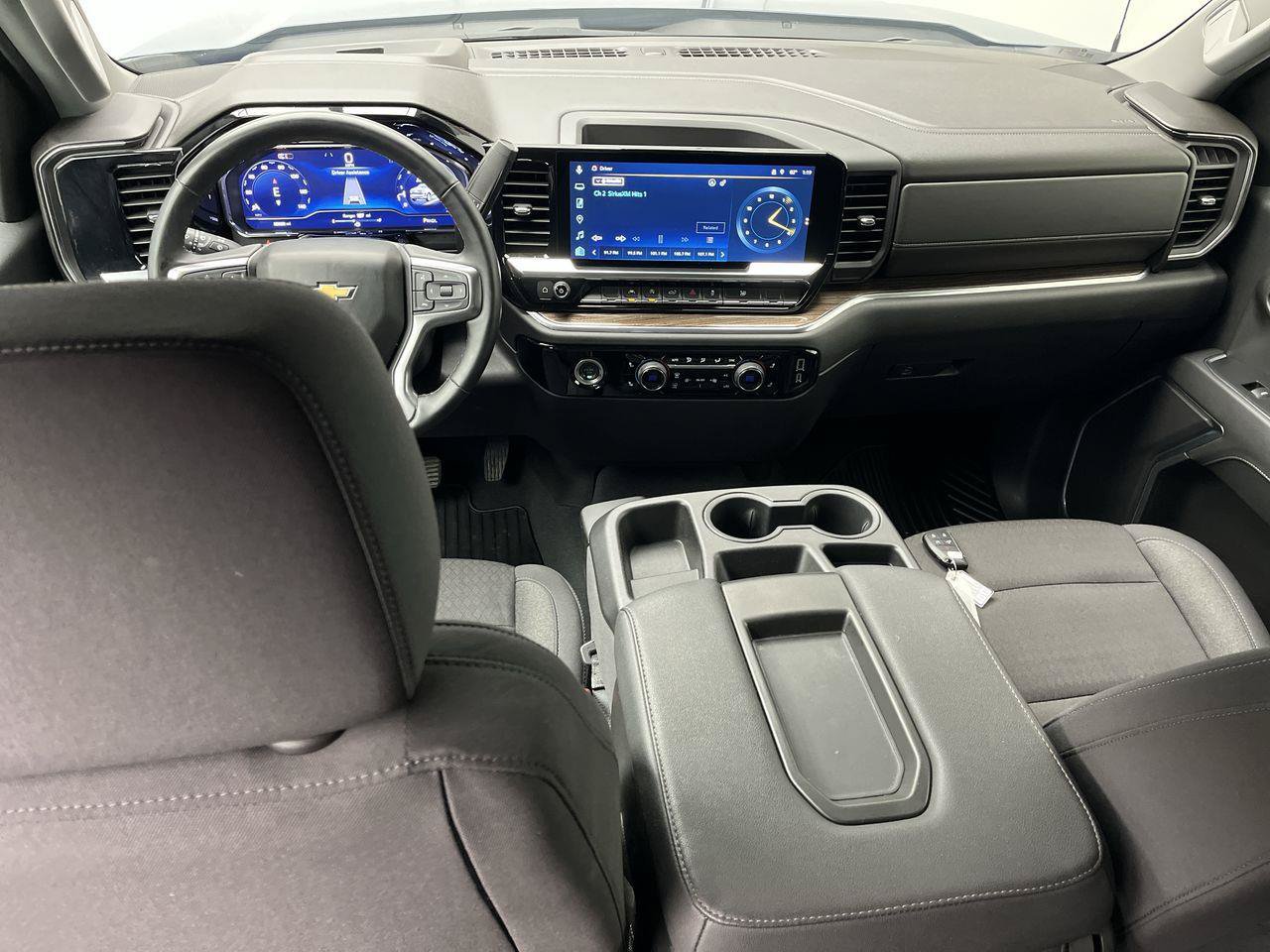 Certified 2024 Chevrolet Silverado 1500 LT AWD/4WD image 4