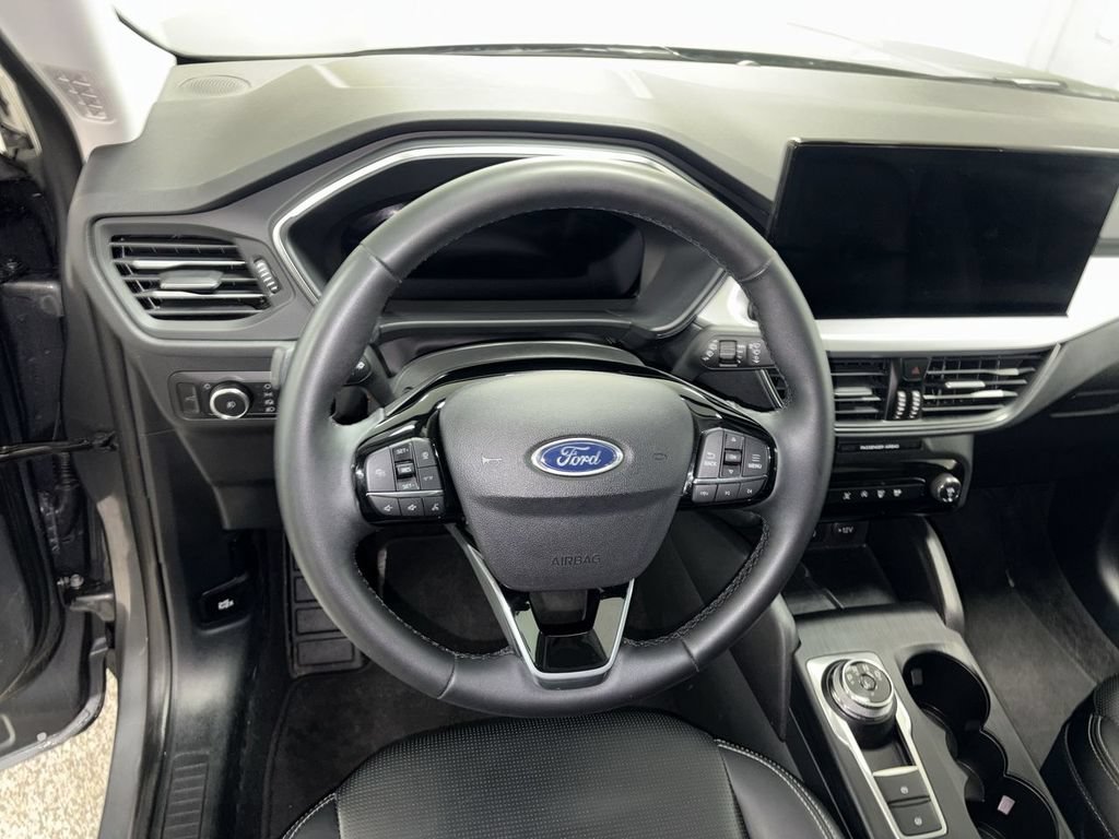 Used 2025 Ford Escape Platinum AWD/4WD image 13