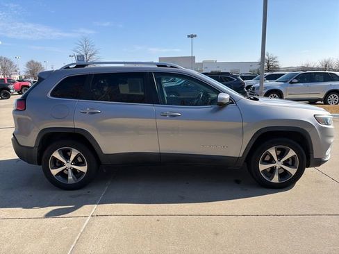Used 2019 Jeep Cherokee Limited image 6