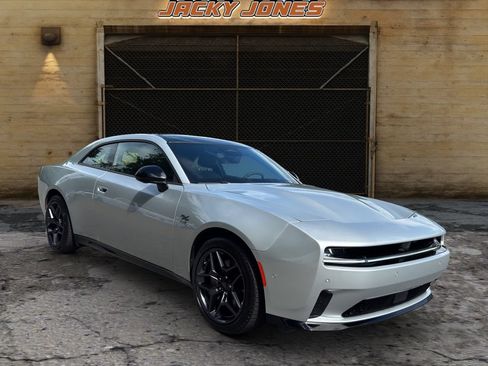 Used 2024 Dodge Charger Daytona R/T w/ Plus Group AWD/4WD image 13