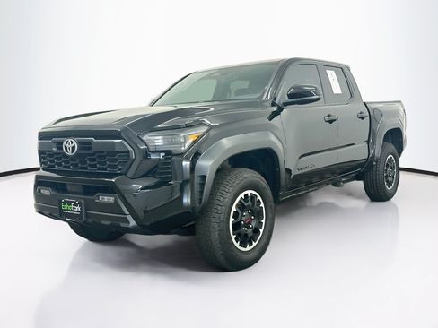 Used 2024 Toyota Tacoma TRD Off-Road AWD/4WD image 3