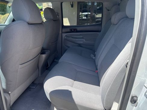 Used 2006 Toyota Tacoma PreRunner RWD image 10