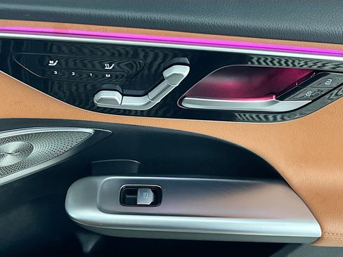 Used 2024 Mercedes-Benz C 300 Sedan w/ Exclusive Trim Package image 32