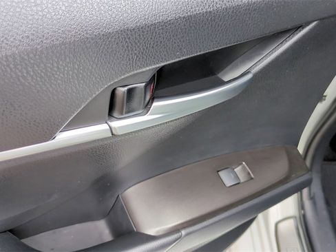 Used 2024 Toyota Camry SE image 15