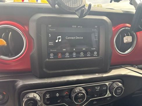 Used 2021 Jeep Wrangler Unlimited Rubicon w/ Cold Weather Group AWD/4WD image 8