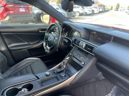 Used 2019 Lexus IS 300 F Sport w/ F Sport Package RWD image 9
