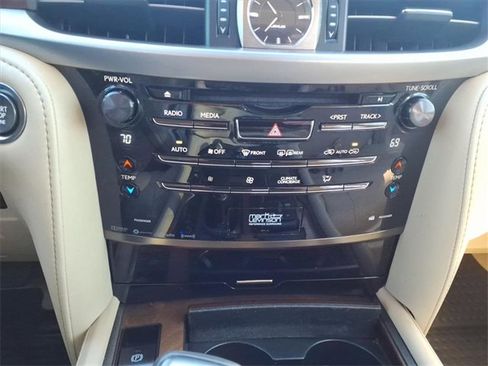 Used 2019 Lexus LX 570 4WD image 26