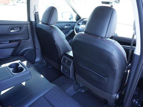 Certified 2025 Nissan Rogue SV AWD/4WD image 10