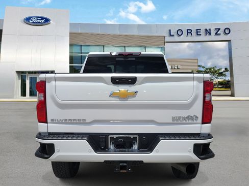 Used 2024 Chevrolet Silverado 2500 High Country w/ High Country Premium Package AWD/4WD image 6