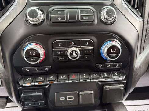 Used 2020 GMC Sierra 1500 Denali w/ Denali Ultimate Package AWD/4WD image 34