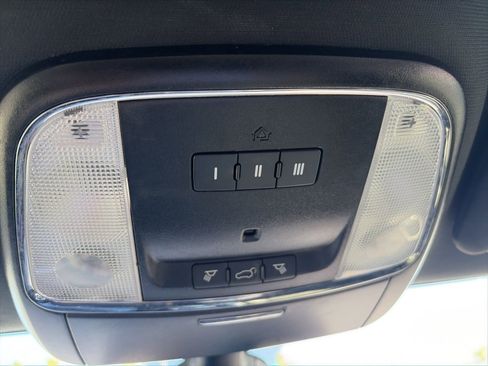 Used 2019 Jeep Grand Cherokee Altitude RWD image 22