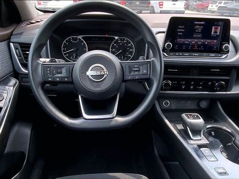 Used 2023 Nissan Rogue S FWD image 6