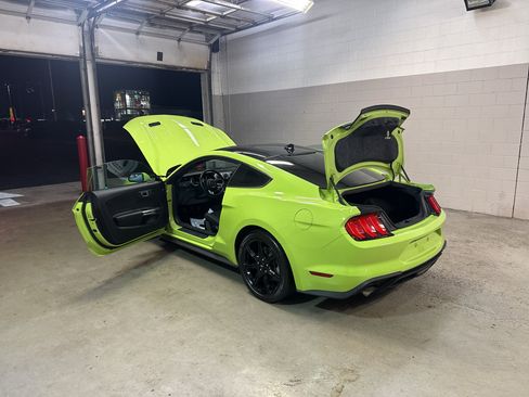 Used 2020 Ford Mustang Coupe w/ Black Accent Package RWD image 12