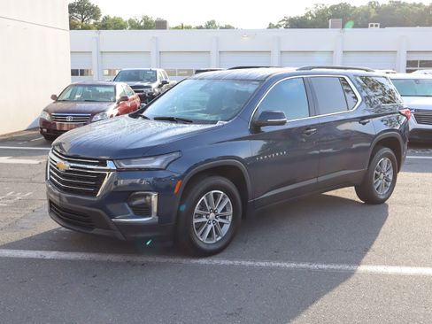 Used 2023 Chevrolet Traverse LT FWD image 5