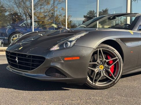 Used 2016 Ferrari California T image 13