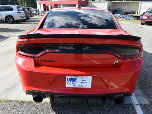 Used 2019 Dodge Charger Scat Pack w/ Dynamics Package RWD image 7