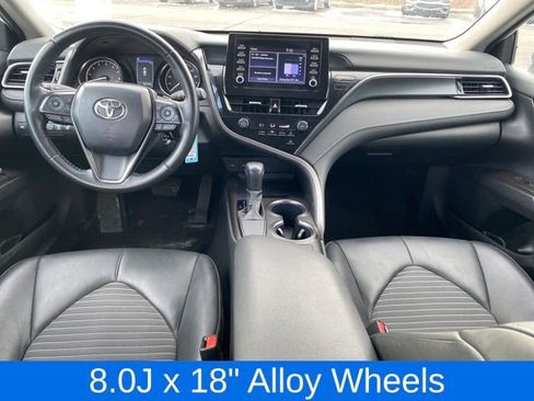 Used 2023 Toyota Camry SE FWD image 5
