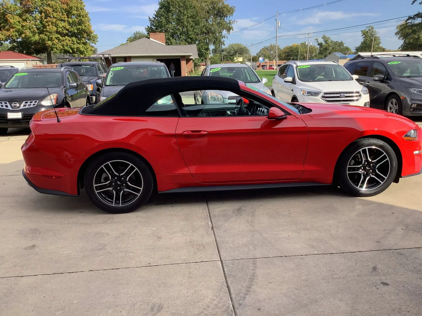 Used 2022 Ford Mustang Premium RWD image 9
