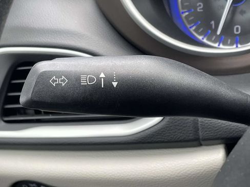 Certified 2018 Chrysler Pacifica Touring Plus FWD image 31