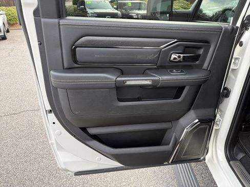 Used 2023 RAM 2500 Limited image 31