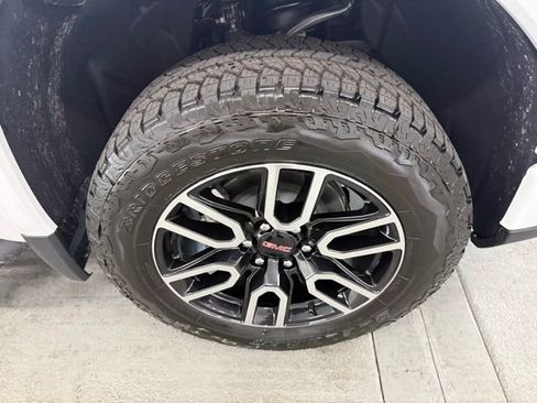 New 2026 GMC Sierra 1500 AT4 w/ AT4 Premium Package AWD/4WD image 4