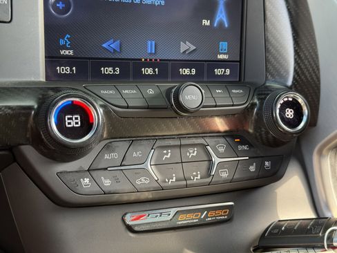 Used 2015 Chevrolet Corvette Z06 w/ 3LZ Preferred Equipment Group image 27