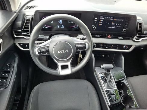 Used 2023 Kia Sportage LX AWD/4WD image 13