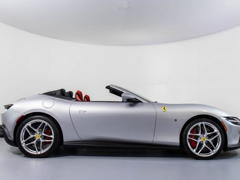 Certified 2025 Ferrari Roma Spider image 3