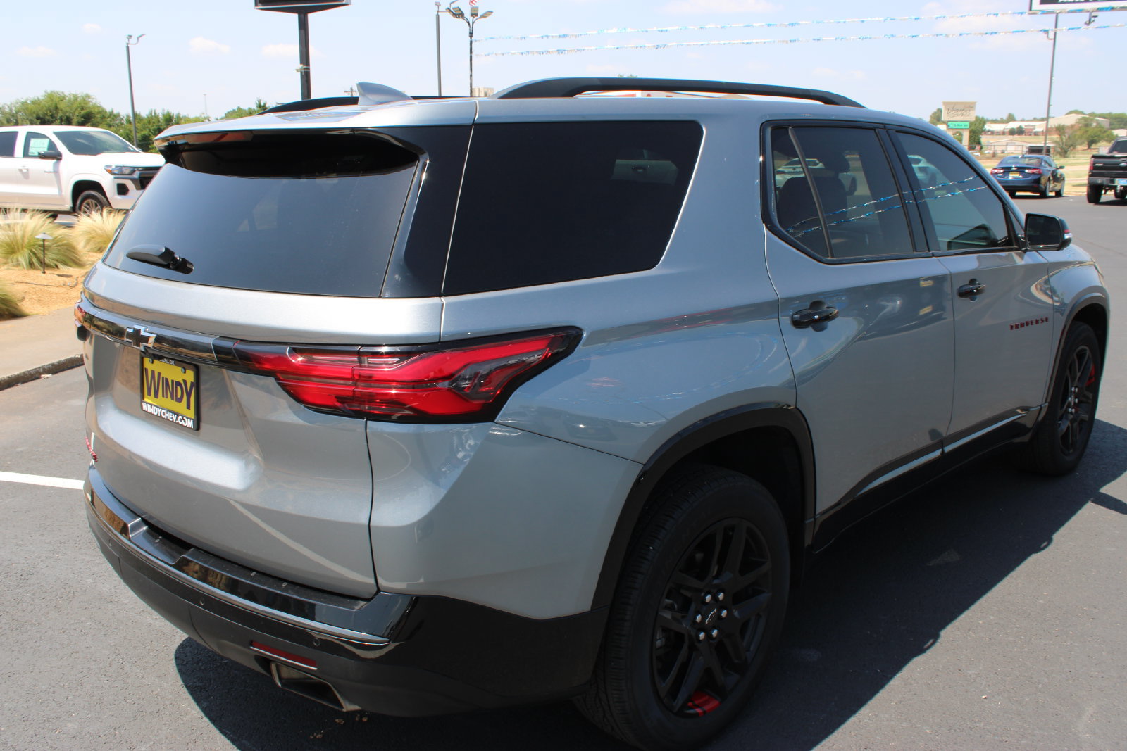 Used 2023 Chevrolet Traverse Premier w/ Redline Edition FWD image 8