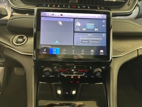 Used 2023 Jeep Grand Cherokee 4WD 4xe image 21