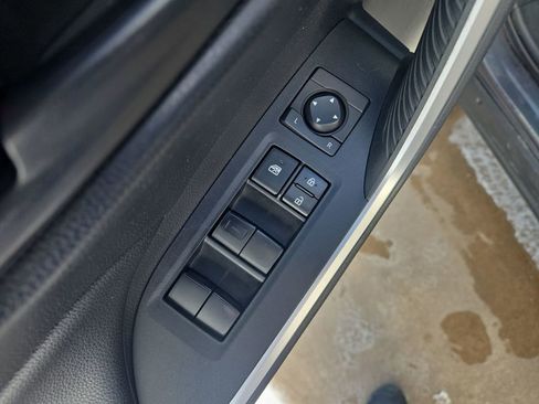 Used 2020 Toyota RAV4 LE image 11