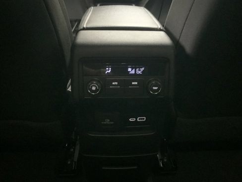 Used 2022 GMC Acadia SLE w/ Driver Convenience Package AWD/4WD image 36