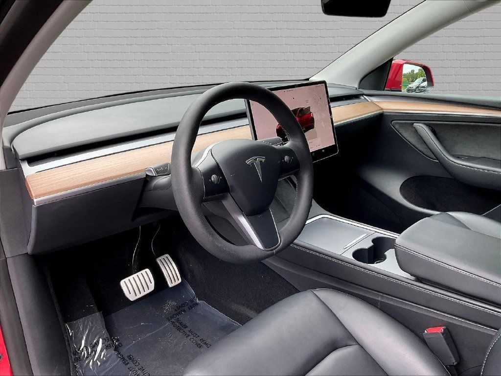Used 2023 Tesla Model Y Performance AWD/4WD image 10