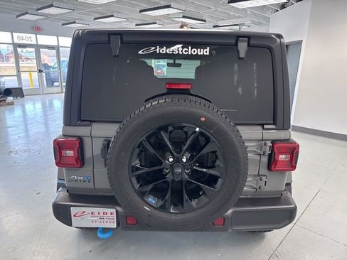 Used 2023 Jeep Wrangler Unlimited Sahara w/ Cold Weather Group image 9