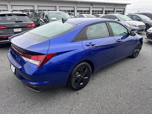 Used 2023 Hyundai Elantra SEL image 7