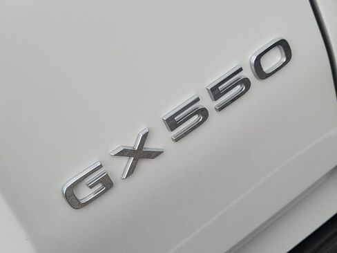 Used 2025 Lexus GX 550 AWD/4WD image 8