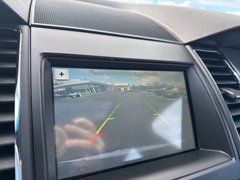 Used 2018 Ford Taurus SHO image 15