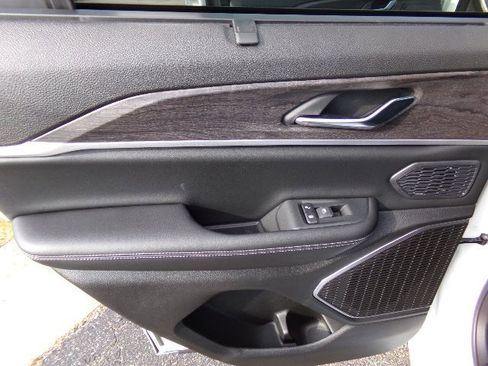 Used 2024 Jeep Grand Cherokee Limited 4xe image 23