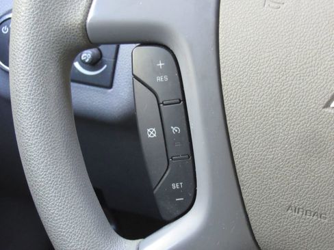 Used 2017 Chevrolet Traverse LS FWD image 23