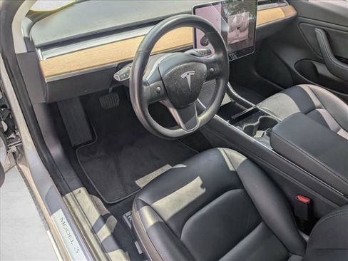 Used 2018 Tesla Model 3 Long Range RWD image 9