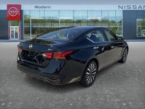Certified 2024 Nissan Altima 2.5 SV FWD image 5