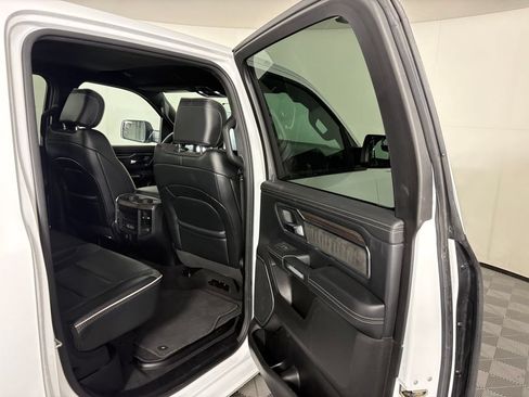 Used 2025 RAM 1500 Laramie AWD/4WD image 32