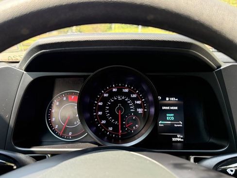 Used 2023 Hyundai Elantra SEL image 15