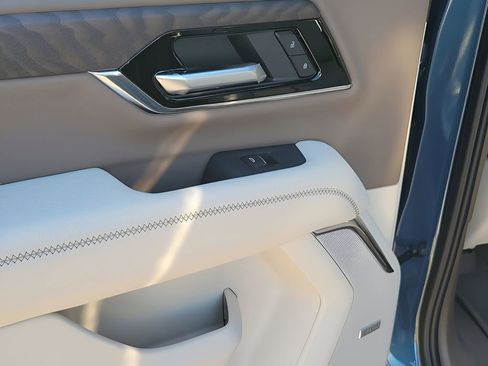 New 2026 GMC Yukon XL Denali w/ LPO, Floor Liner Package image 48