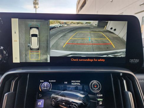 Certified 2025 Lexus LX 600 4WD w/ Luxury Package image 17