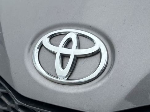 Used 2015 Toyota Sienna SE image 10